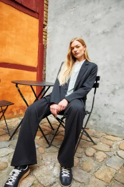 FREEQUENT NANNI BLAZER