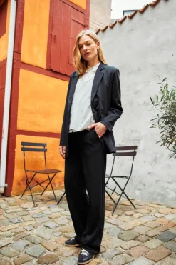 FREEQUENT NANNI BLAZER